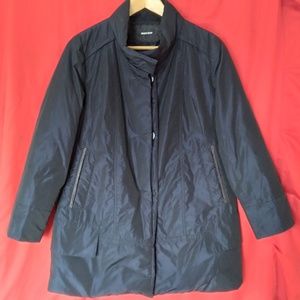 Macaw Black Coat